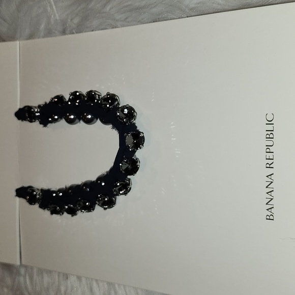 New Banana Republic Statement Necklace with Beautiful Bow Tie, NWT - Picture 10 of 15